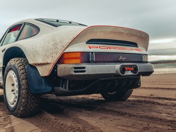 Singer ACS w stylu dakarowego Porsche 911